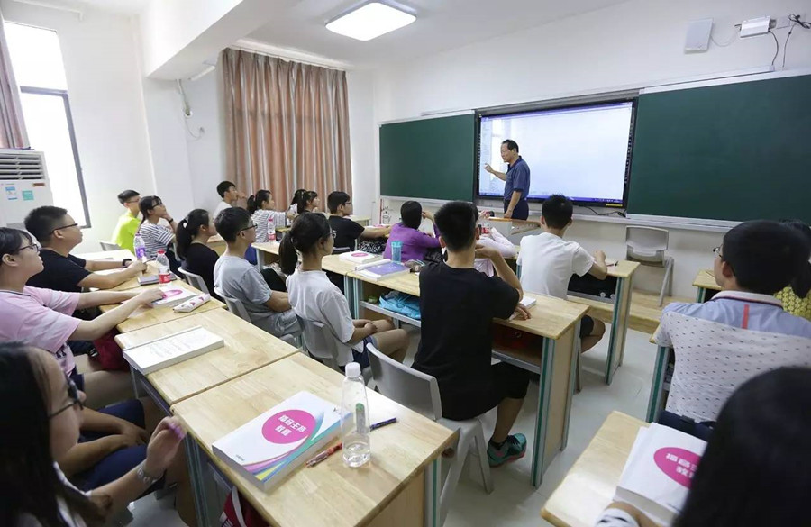 曲靖封闭式学校中学图片