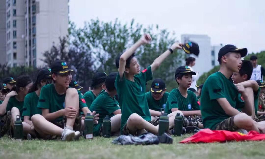 温州聚冠中小学生暑假军事夏令营