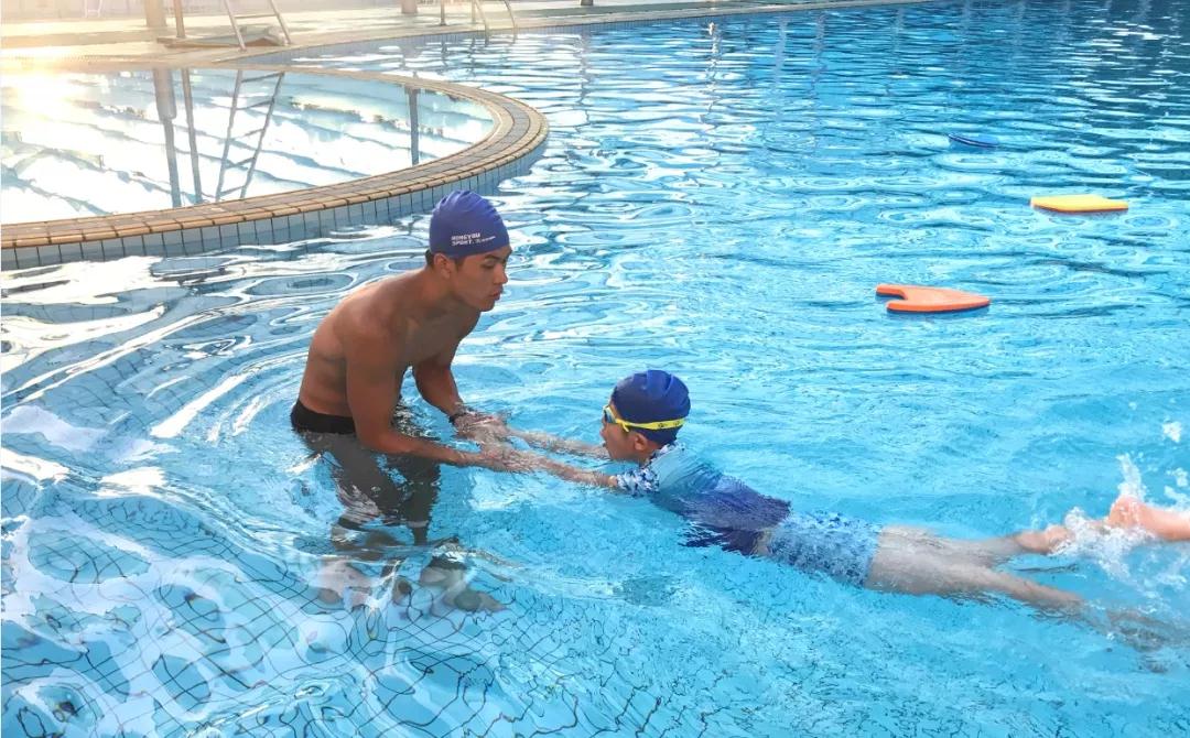 宏优体育游泳培训