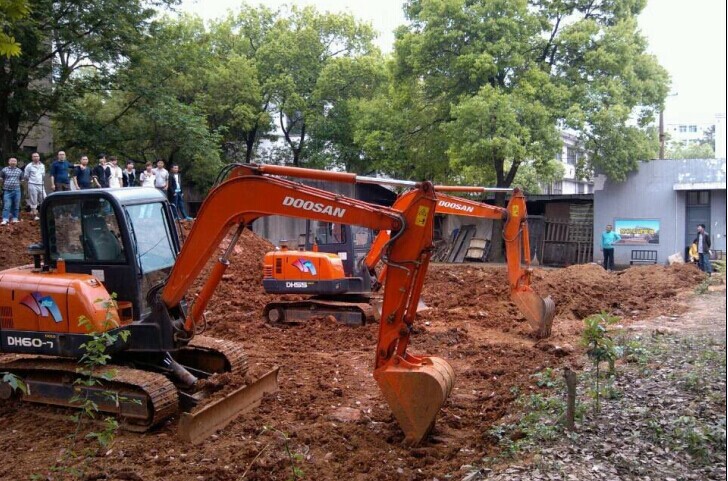 新乡挖掘机培训学校挖掘机课程