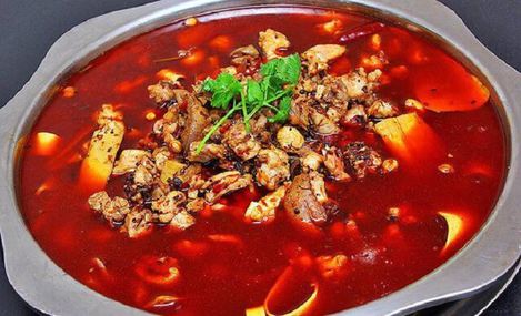 麻辣兔肉是为单人现点现做的,串签麻辣兔肉火锅麻辣兔肉是多人聚会热