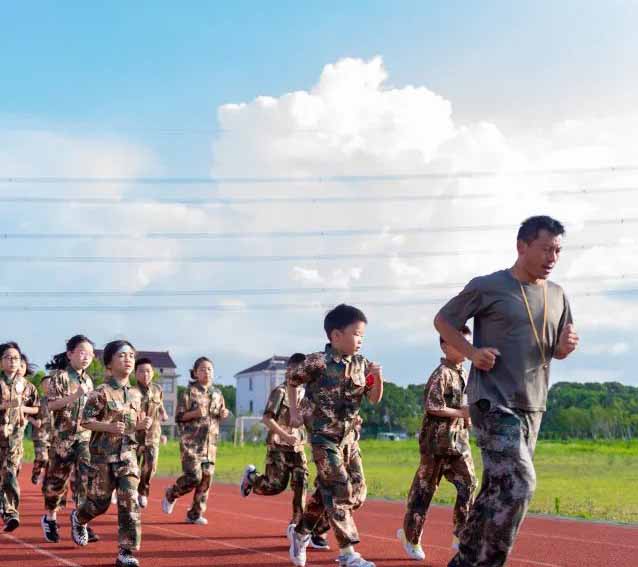 苏州青少年暑期军事夏令营户外拓展营地教育社会实践体验课开营了
