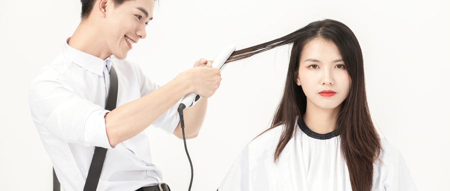 大連學(xué)美發(fā)談夏日保護(hù)頭發(fā)