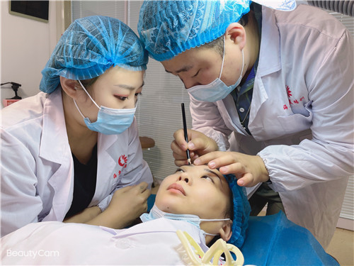 北京割双眼皮培训班
