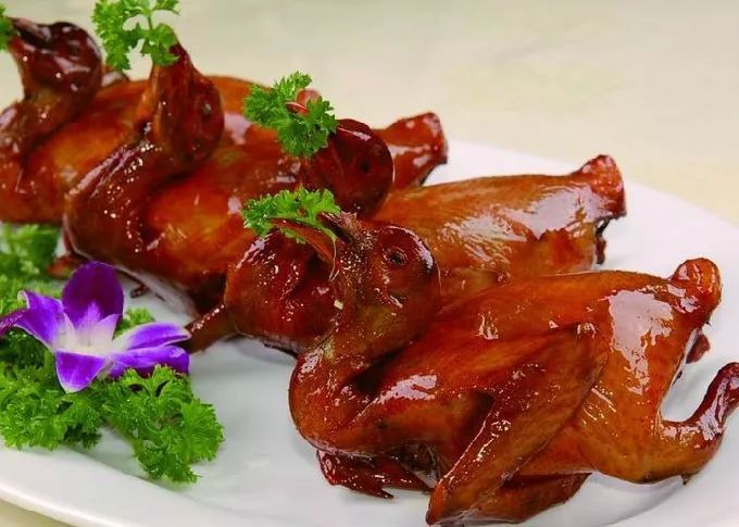 學(xué)正宗紅燒脆皮乳鴿技術(shù)到廚煌餐飲培訓(xùn)學(xué)校