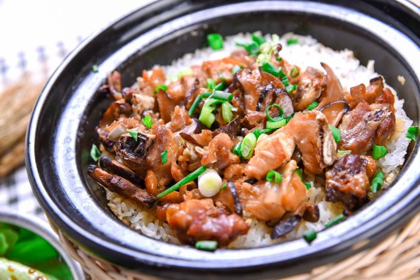 請問是在什么地方學(xué)煲仔飯技術(shù)的