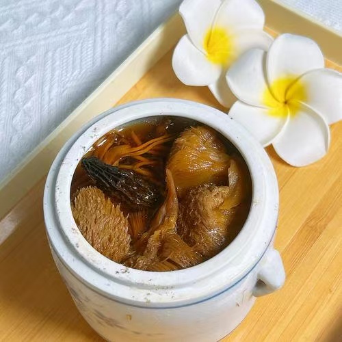 養(yǎng)生又好喝的廣式燉湯技術(shù)哪里學(xué)