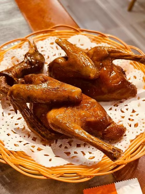 燒臘愛(ài)好者都能學(xué)會(huì)的紅燒乳鴿技術(shù)培訓(xùn)