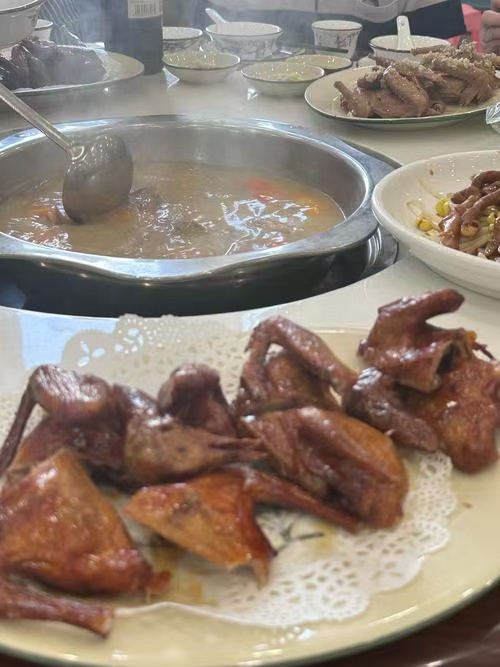 想掌握獨(dú)特的全鴿宴核心技術(shù)嗎，就來(lái)味之興