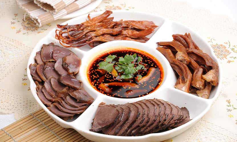 到廣東學(xué)正宗鹵菜技術(shù)