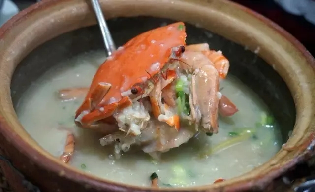 學(xué)習(xí)提升砂鍋粥技術(shù) 到廚煌小吃培訓(xùn)