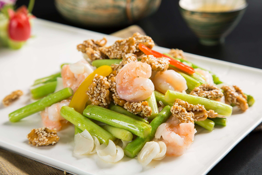 來學(xué)廚煌小炒技術(shù)：掌握 “猛火快炒