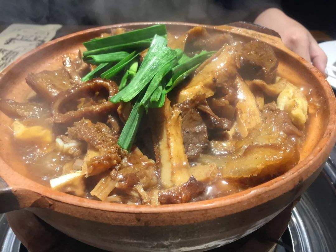 到廣州廚煌學(xué)牛雜煲技術(shù)一對一培訓(xùn)