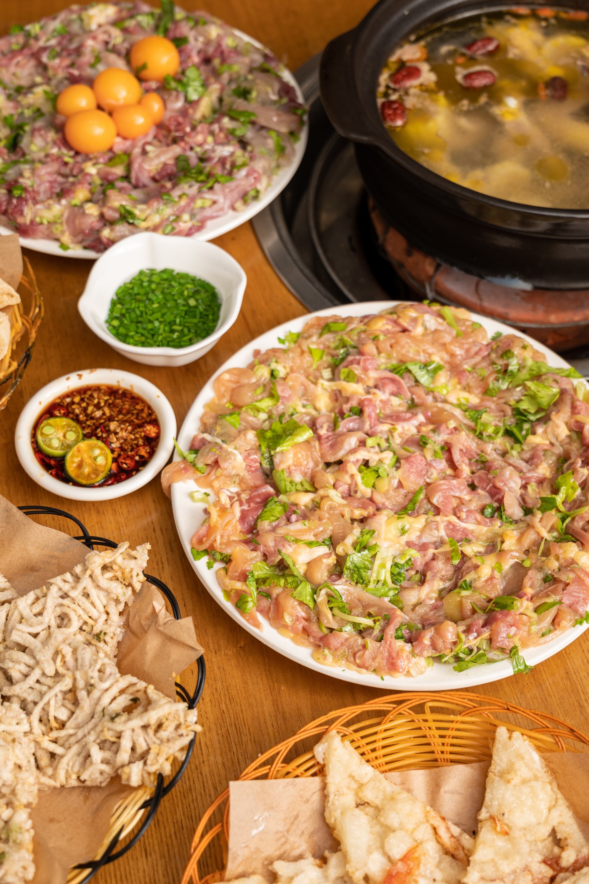 創(chuàng)新土雞火鍋學(xué)習(xí)內(nèi)容 炭火脆皮土雞火鍋培訓(xùn)