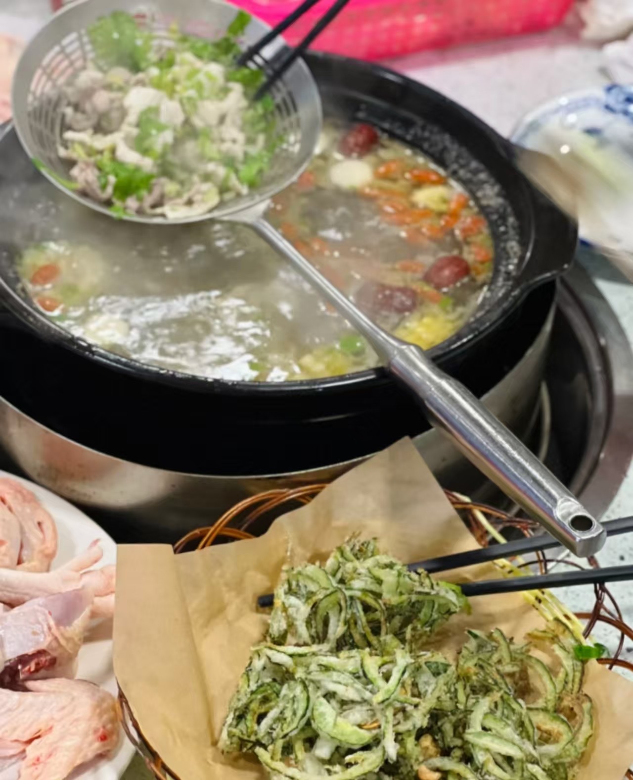 想學(xué)創(chuàng)新脆皮土雞火鍋找哪家？