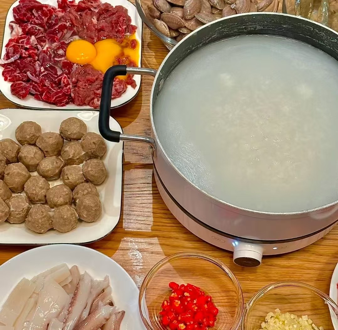 想學(xué)正宗順德粥底火鍋：味之興從粥底到蘸料全教學(xué)