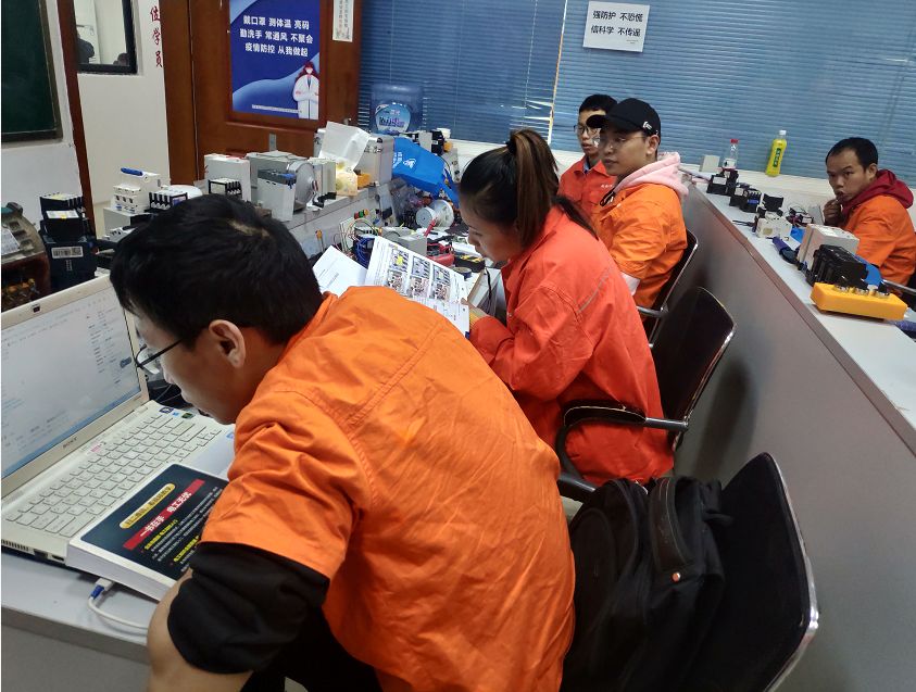 成都哪里有成人電工技能培訓(xùn)學(xué)校？凱奇學(xué)校助你快速入行