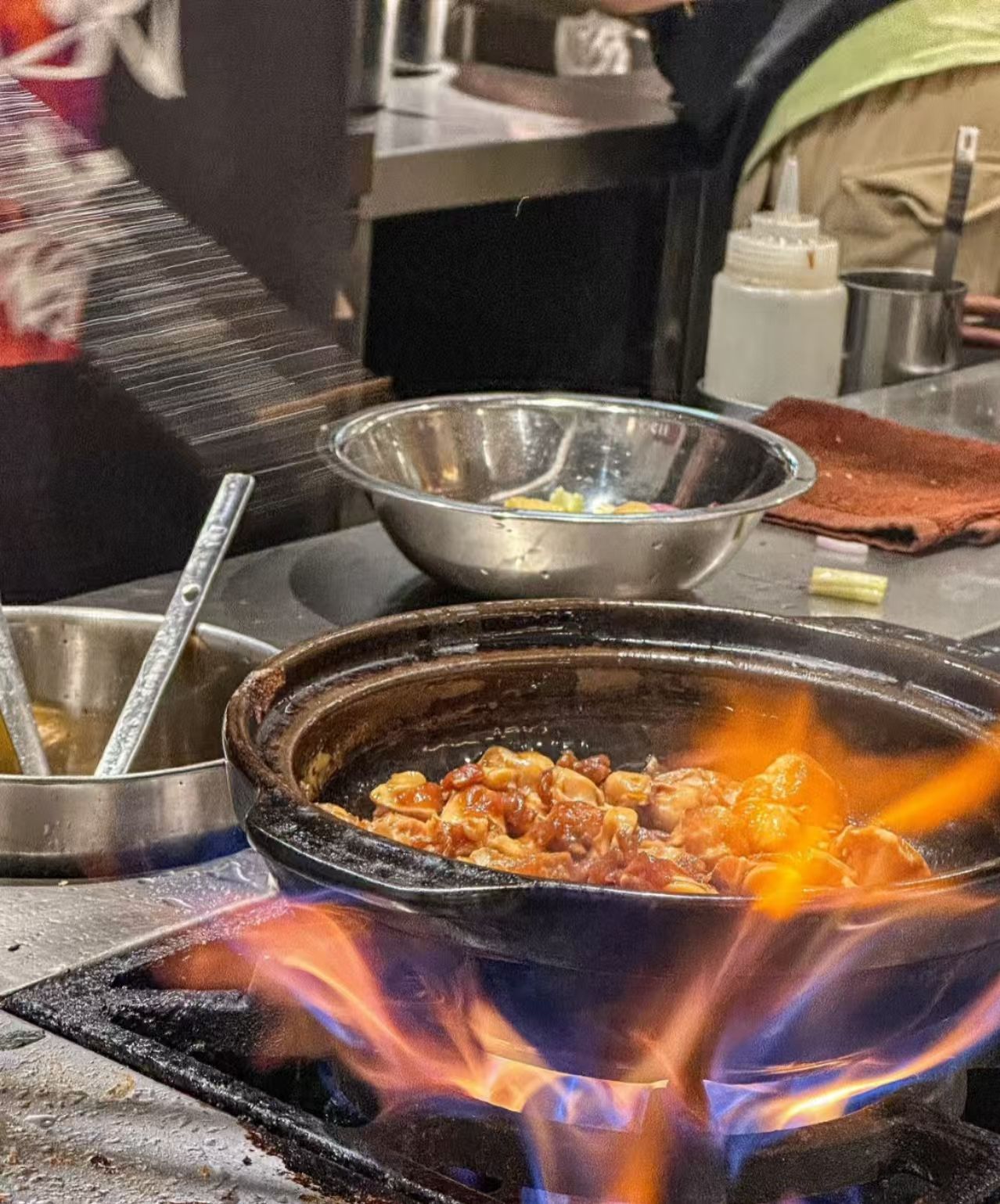 學(xué)做啫啫煲哪里較正宗？味之興實(shí)操培訓(xùn)