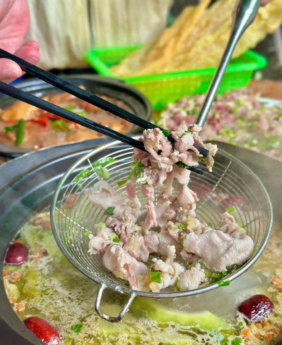 創(chuàng)業(yè)開特色火鍋店選什么？味之興全公開脆皮雞皮水+養(yǎng)生湯底配方