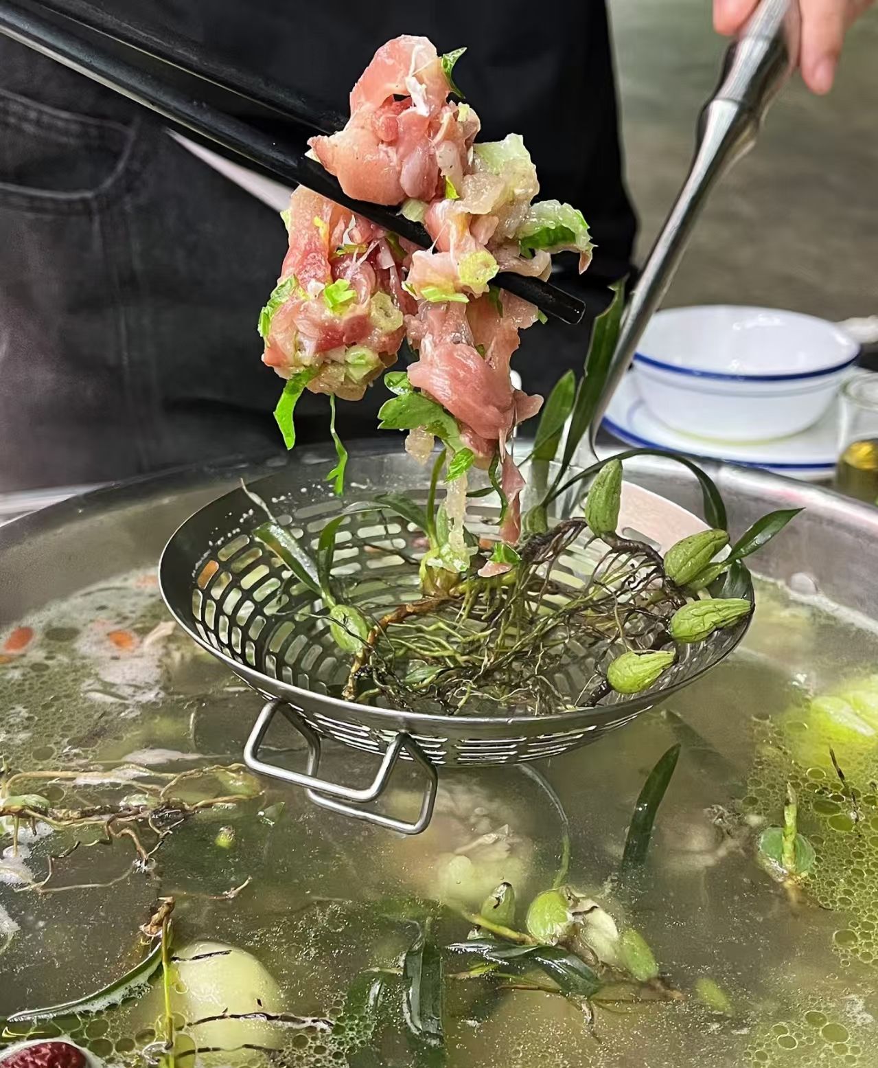 石橄欖雞煲怎么搭配配菜？味之興手把手教養(yǎng)生食材組合