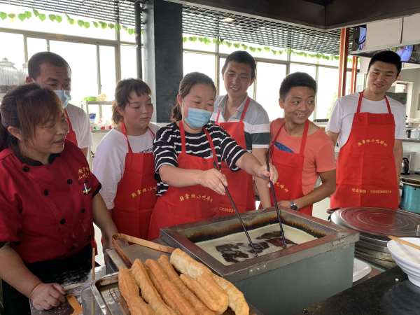 专业油条培训学校_油条培训费用_学油条哪里培训好