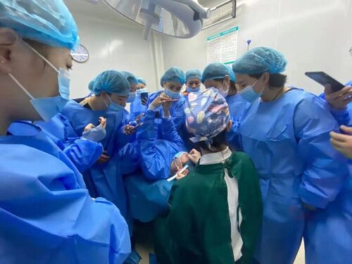 深圳新时代美容美发培训学爱游戏- AYX爱游戏体育官方网站- 爱游戏体育APP校