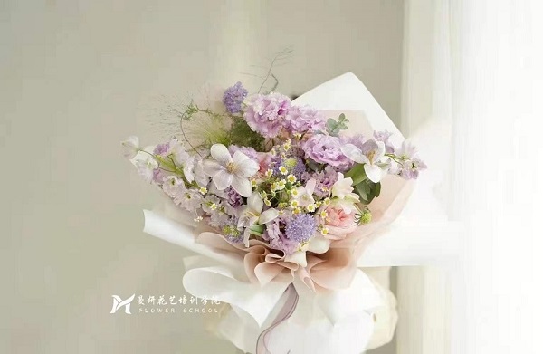 花艺师工资一般多少花艺师工资一般多少 适合什么样的人从事德信娱乐