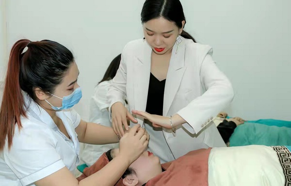 米兰体育- 米兰体育官方网站- 米兰体育APP下载偷拿理发店千元剪刀女子被拘 盗窃行为受罚