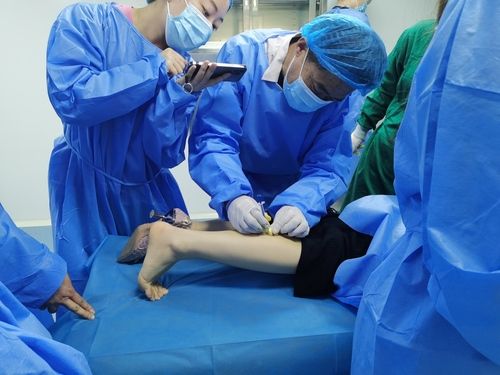 小丽调配 碎花裙四月新搭百变诱人
