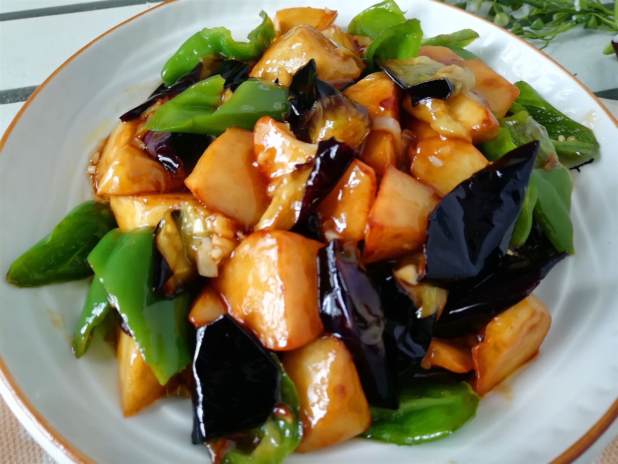 正宗的地三鲜怎么做在哪里可以学大理创飞餐饮培训学校