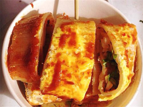 烤泠面,东北一带地方特色小吃.