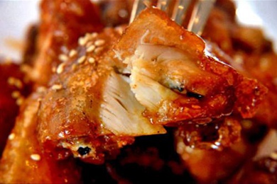 豫香园怪味鸡块制作上采用传统的清宫秘技与现代加工工艺相结合而成