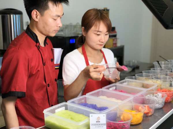 学冰粉学费一般是多少-培训通