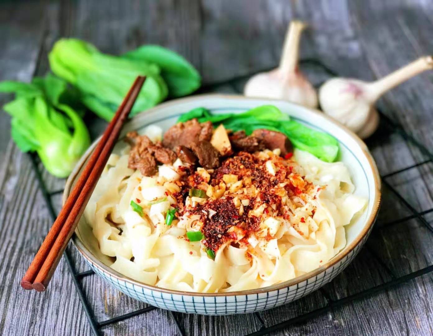 教学油泼面做法好吃简单好操作